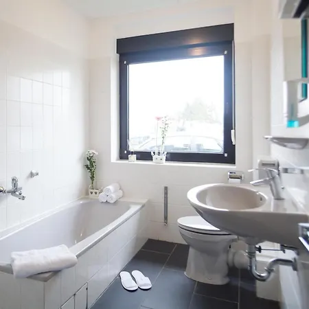 2 Hannover-laatzen Хостел Латцен