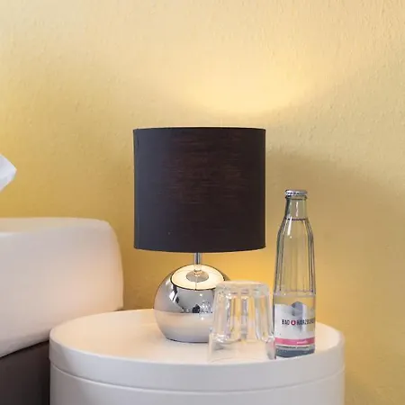 2 Hannover-laatzen Хостел *